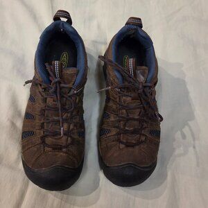 Keen hiking shoe size 8.5